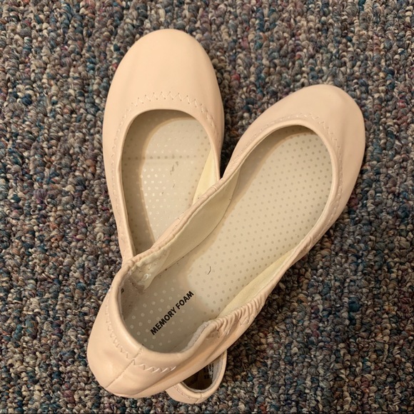 Pale pink flats, memory foam size 7 - Picture 4 of 6